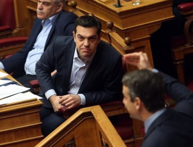 Ένταση στην Βουλή μεταξύ Αλ. Τσίπρα και Κ. Μητσοτάκη